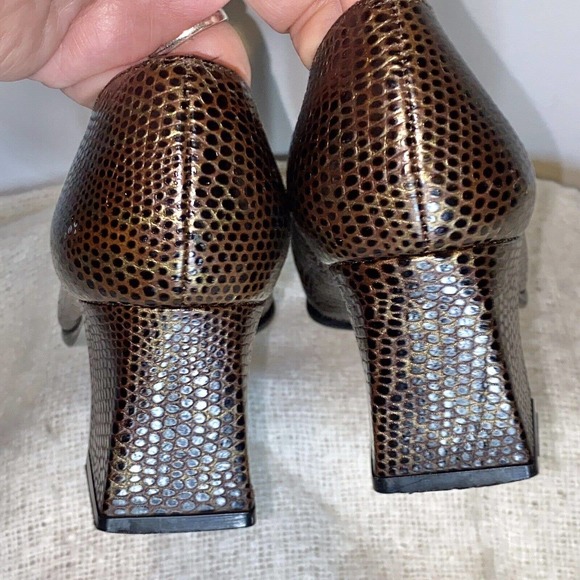Stuart Weitzman Vintage Python Pumps Womens 6.5 Snakeskin Embossed Pattern - Picture 10 of 11